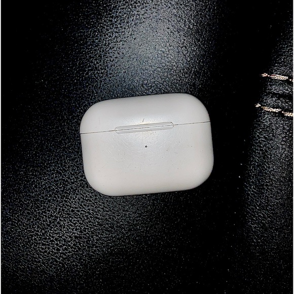 Selling these Apple AirPods Pro 2nd Generation with MagSafe Charging Case